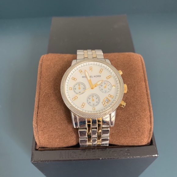 Michael Kors Watch - Picture 1 of 2